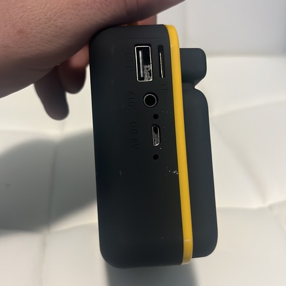 Dolphin retro mini speaker - Picture 3 of 3